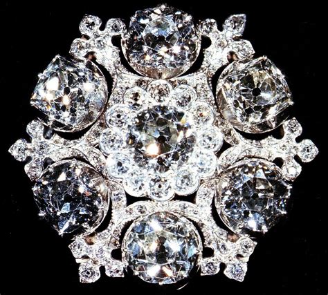 From Her Majestys Jewel Vault Queen Adelaides Brooch Worn By Hm