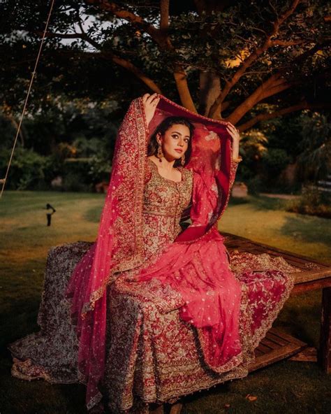 Zara Noor Abbas Looks Dreamy In Deep Red Bridal Jora Lens