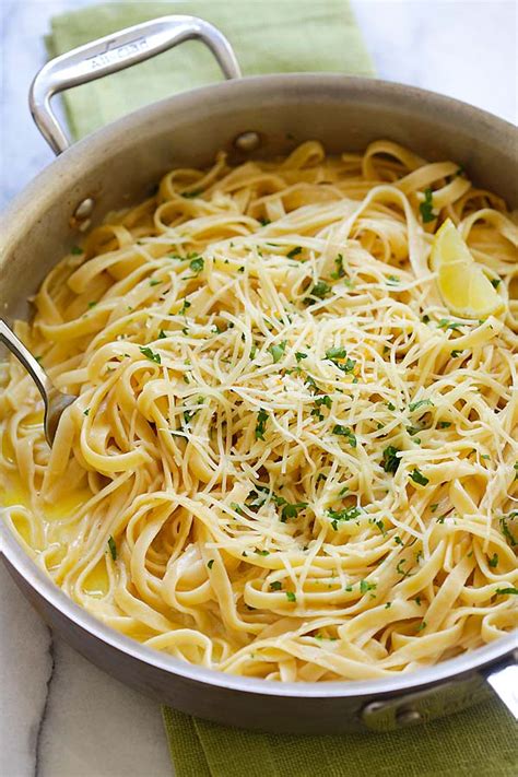 Creamy Garlic Parmesan Fettuccine Easy Delicious Recipes