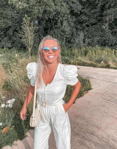 Danni Menzies Fans Spot A Place In The Sun Host With Mystery Man As She