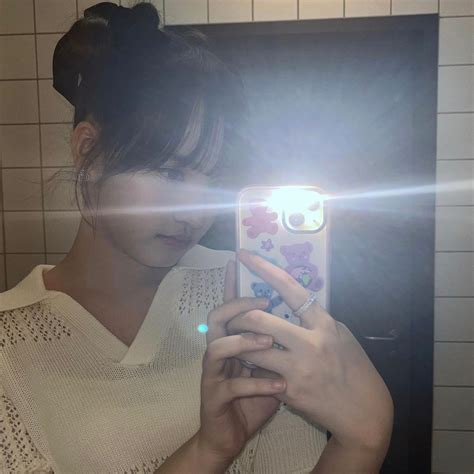 liz ive mirror selca icon kpop gg cupid liz kpop selfie mirror scenes rare mirrors selfies