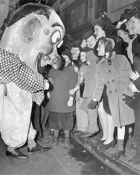 Macy S Thanksgiving Day Parade Through The Years Abc News