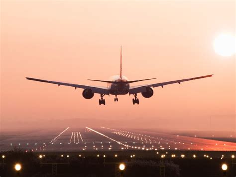 Fly By Night Operation When A Plane Arrives On Shabbat