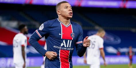 You close the door quietly behind you, wincing as it still echoes up the stairs, the floorboards creaking under your heels as you tiptoe into the kitchen, thinking it safe to turn. Kylian Mbappé deja en espera al París Saint Germain por ...