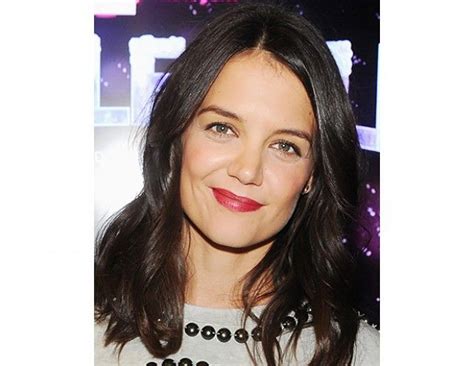 How To Apply Eye Makeup For Your Eye Shape A Guide Katie Holmes Hair