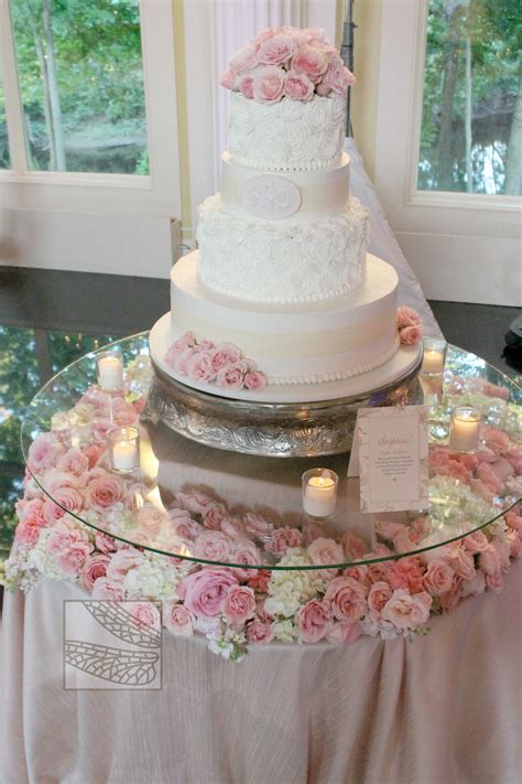 Cake Table Flowers Traditionelle Hochzeitstorte Hochzeitstorte Tisch