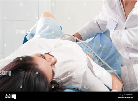Gynecologist Ultrasound Stockfotos Und Bilder Kaufen Alamy