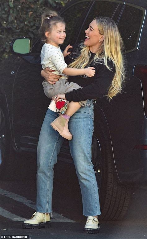 Hilary Duff Cradles Daughter In Her Arms For A Big Hug And Kiss In 2022