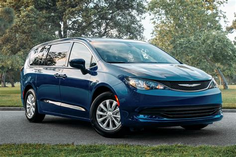 2021 Chrysler Voyager Review Trims Specs Price New Interior