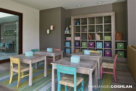 ¡entra ahora y encuentra tus juegos favoritos! Estar familiar salas multimedia modernas de mariangel coghlan moderno | homify | Hogar, Diseño ...