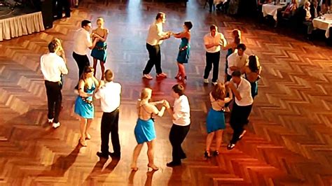 10 Beneficios De Bailar Salsa