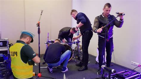 Check spelling or type a new query. Szok! Policja przerwała koncert disco polo w czasie ...