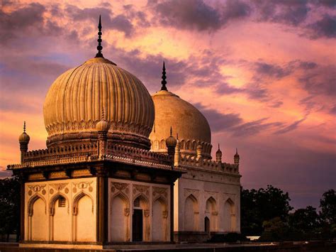 5 Best Historical Monuments In Hyderabad Reminding You Of Its Glorious