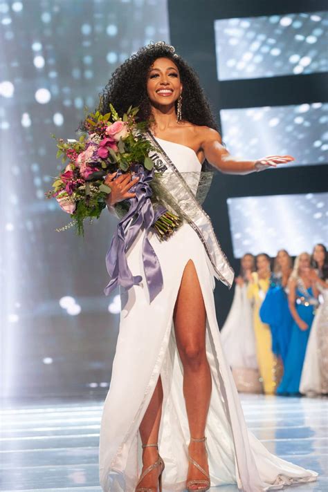 North Carolina Lawyer Cheslie Kryst Named Miss Usa 2019 Fort Worth Business Press