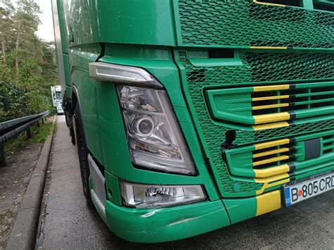 Brake check gone bad:)) : r/Truckers