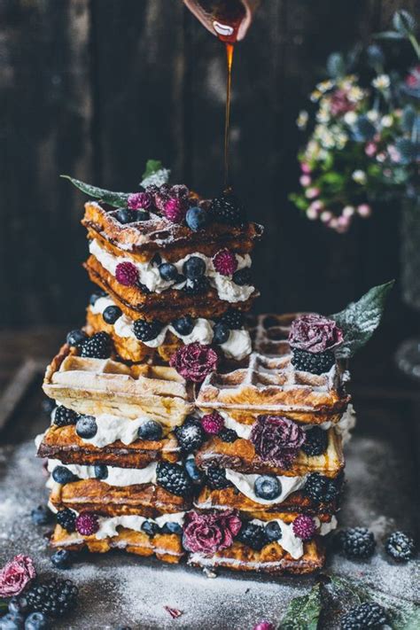 25 Super Yummy Waffle Wedding Cakes Weddingomania