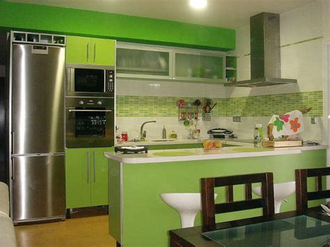 En este primer caso vemos que tanto las paredes como los muebles y la encimera son de color blanco. Cocina-Verde-Blanco-02Balt Muebles a Medida - Muebles de ...