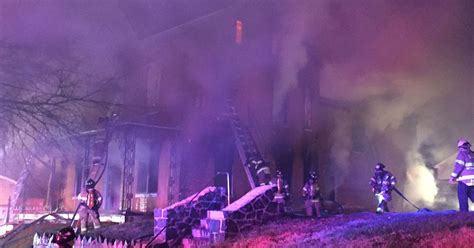 Fire destroys old apartment house in Wilmington