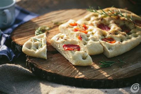 Focaccia Ai Pomodori E Olive Ricetta Veloce