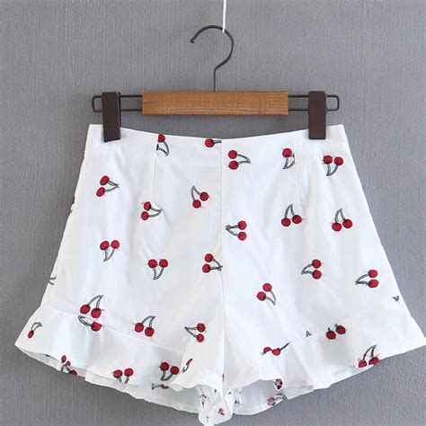 2018 Summer Fashion Women Shorts Ruffles Cherry Embroidery White Cotton