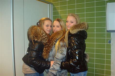 dutch girls by ares hooded furs flickr