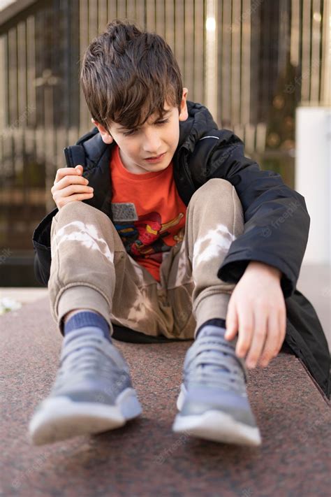 Premium Photo Portrait Caucasian Young Boy Worried And Pain Face