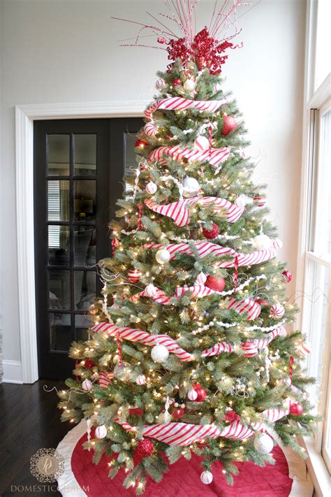 From diy christmas tree lights to homemade christmas ornaments and christmas tree toppers galore, we've rounded up beautiful christmas tree decorating ideas consider trying to deck your tree with rose gold colors this year, or even walk on a bolder side by opting for blue christmas decor. Step-by-Step Guide to Decorating Your Christmas Tree ...