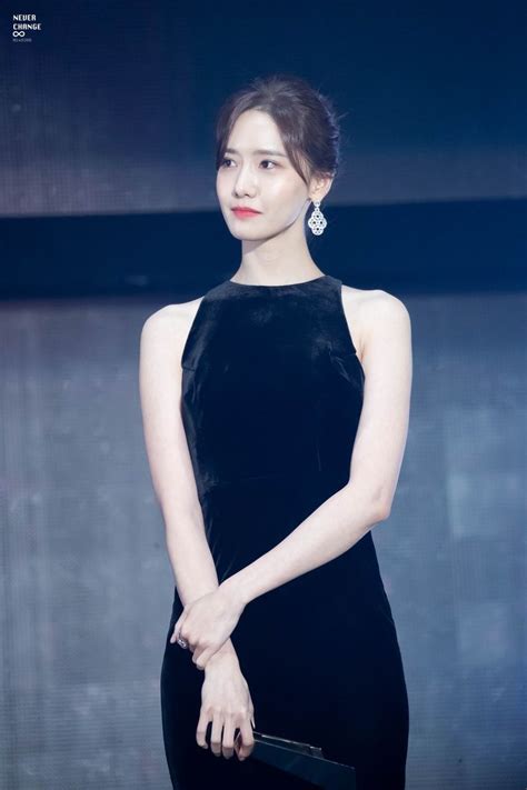 Yoona 181128 2018 Asia Artist Awards