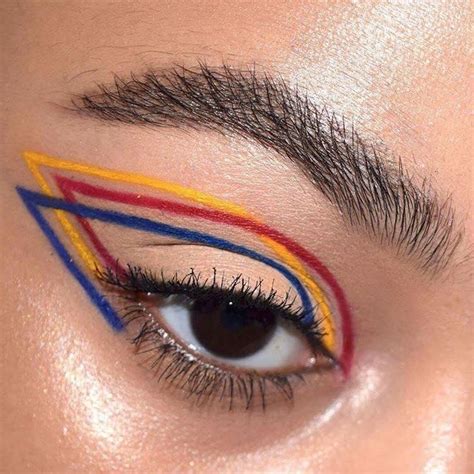 Graphic Eyeliner Ideas That Will Show You How To Add The Abstract