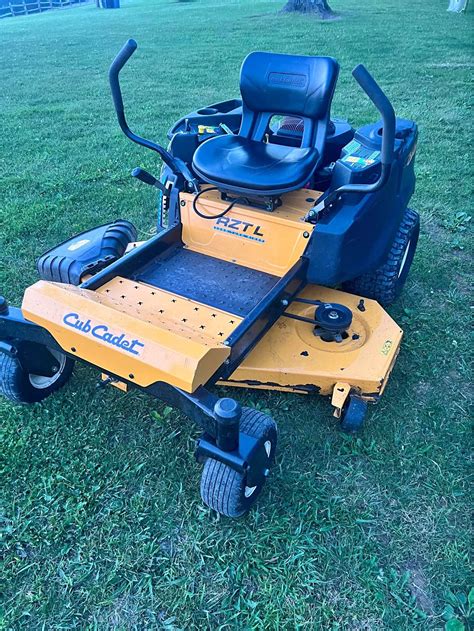Cub cadet zero turn mower - Lawn Mowers - Oak Hill, West Virginia