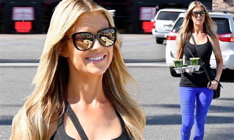 Recently Divorced Christina El Moussa Grabs A Green Juice Daily Mail