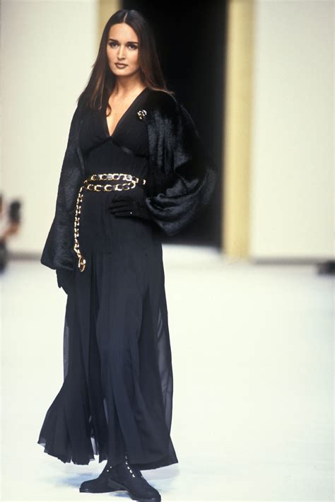 chanel-runway-show-fw-1992-90s-runway-fashion,-fashion,-vintage-runway