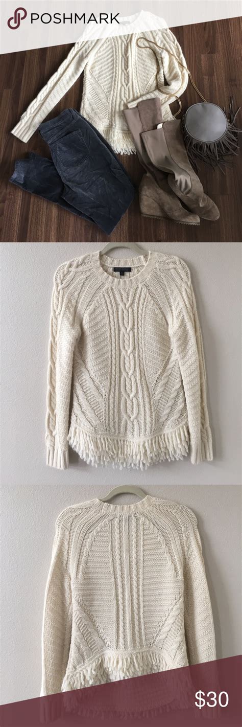 Banana Republic Italian Yarn Cable Knit Sweater Stay Warm And Cozy This