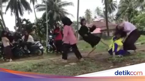 Heboh Siswi Smp Di Pesisir Selatan Dikeroyok Teman