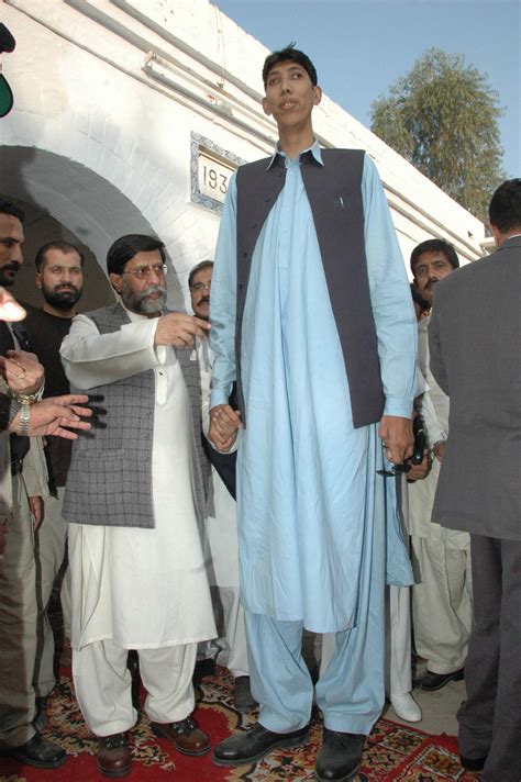 12 Tallest Pakistanis You Just Cant Ignore