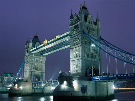 World's Best. See For Yourself: Famous Bridges of the World : The incredible picture capturing a beautiful view. The hues are just striking and blend perfectly. Its layout looks great, with the features are also very clear.