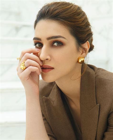 Kriti Sanon Gives Boss Lady Vibes In Her Brown Pantsuit Fans Lovestruck Iwmbuzz