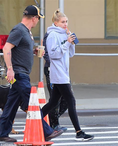 Stephen baldwin with daughters alaia and hailey. Bare-faced Hailey Baldwin grabs coffee with her actor dad Stephen | Daily Mail Online