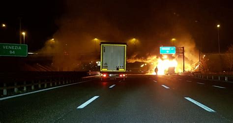 Egy ember bilincsben, ellenállt a sofőr. Veronai buszbaleset: Négy súlyos sérültet ...