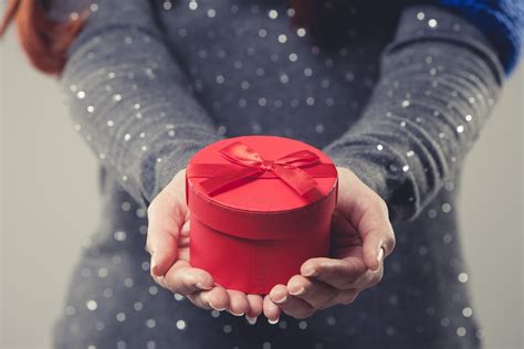 Office Gift-giving Etiquette You Should Know by Heart | The Blog Fathers