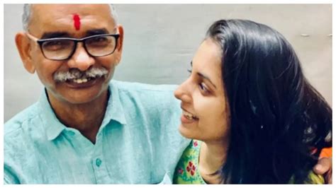Sayali Sanjeev Wishes Her Father His Birth Anniversary With A Heartfelt