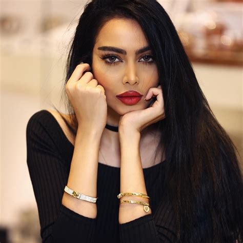 Fatima Almomen فاطمة المؤمن Kuwaiti Beauty Kuwaiti Girls Arab Women
