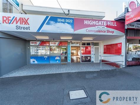 retail opportunity with huge exposure c property qld