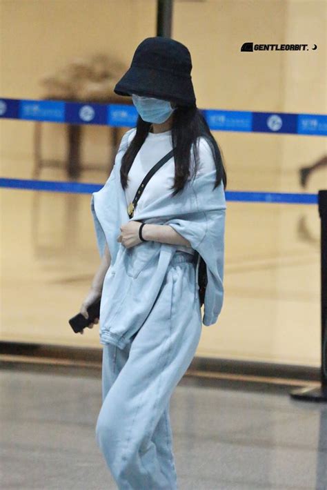 Airport Style Airport Fashion Zhao Li Ying Call Her Bad Girl