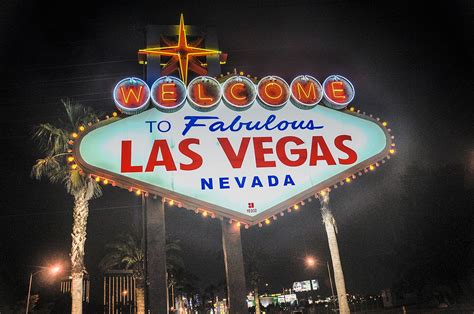 The 10 Best Neon Signs In Las Vegas
