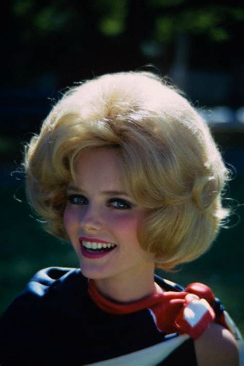 Cheryl Tiegs C June 1967 Teased Hair Big Hair Vintage Hairstyles