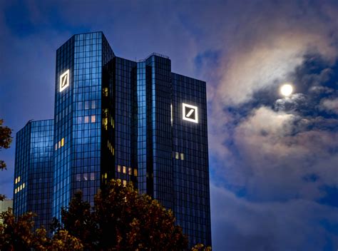 Die zehn meistgekauften fonds bei maxblue. Deutsche Bank to pay $130 million to avoid bribery charge ...