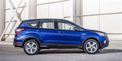 The top trim levels receive enhanced interior finishes, which sounds good in theory. 2021 Ford Explorer Release Platinum Base 4wd New Design ...