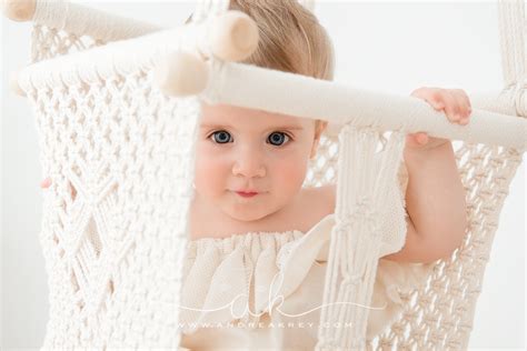Milestone Baby Photography Session | Baby photography, Newborn photography, Photography session