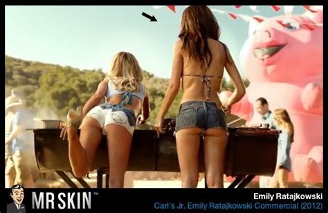 Emily Ratajkowski Nua Em Carls Jr Commercials